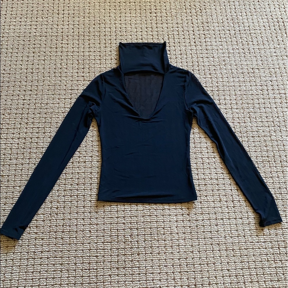Cute turtleneck long sleeve shirt!!